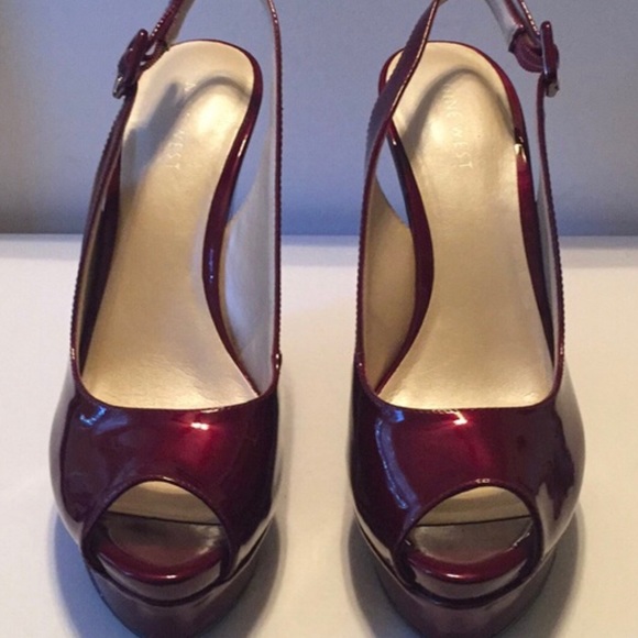 Nine West Shoes - Like New❗️Nine West “Leggy” Cranberry Wedges